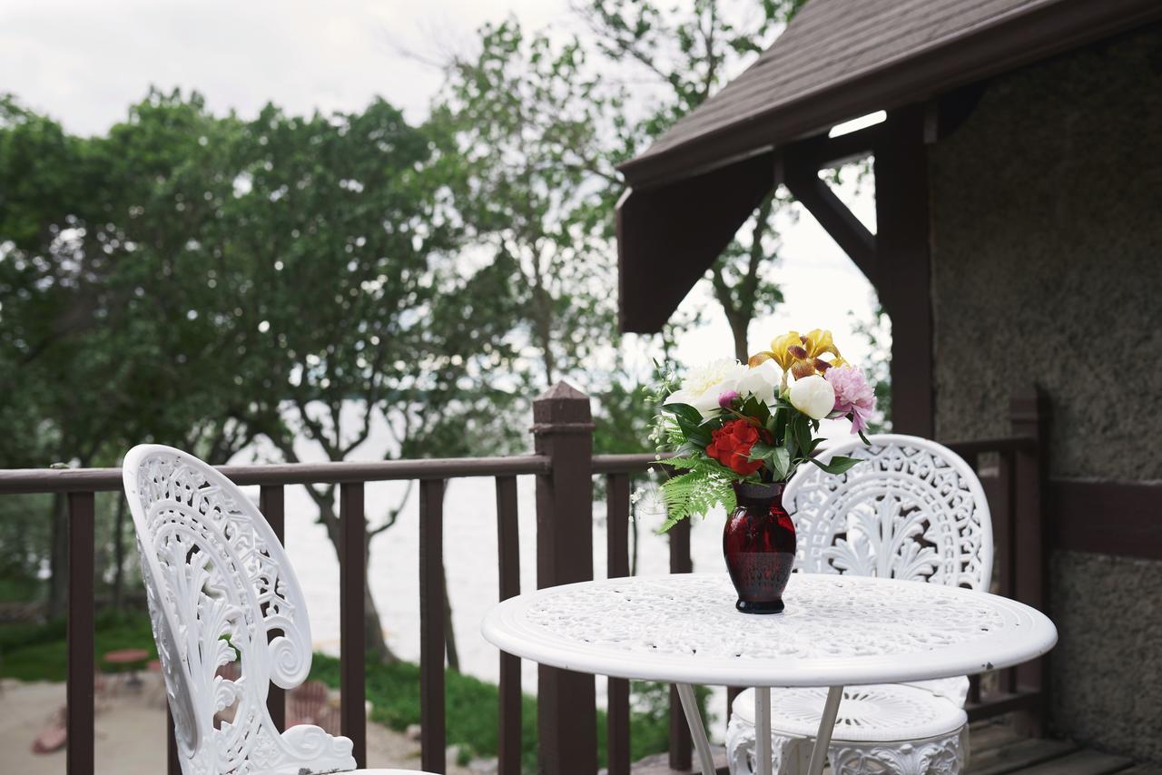 Spicer Castle Inn Exterior photo